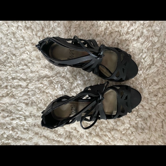 IMPO black strappy heels - Picture 3 of 3